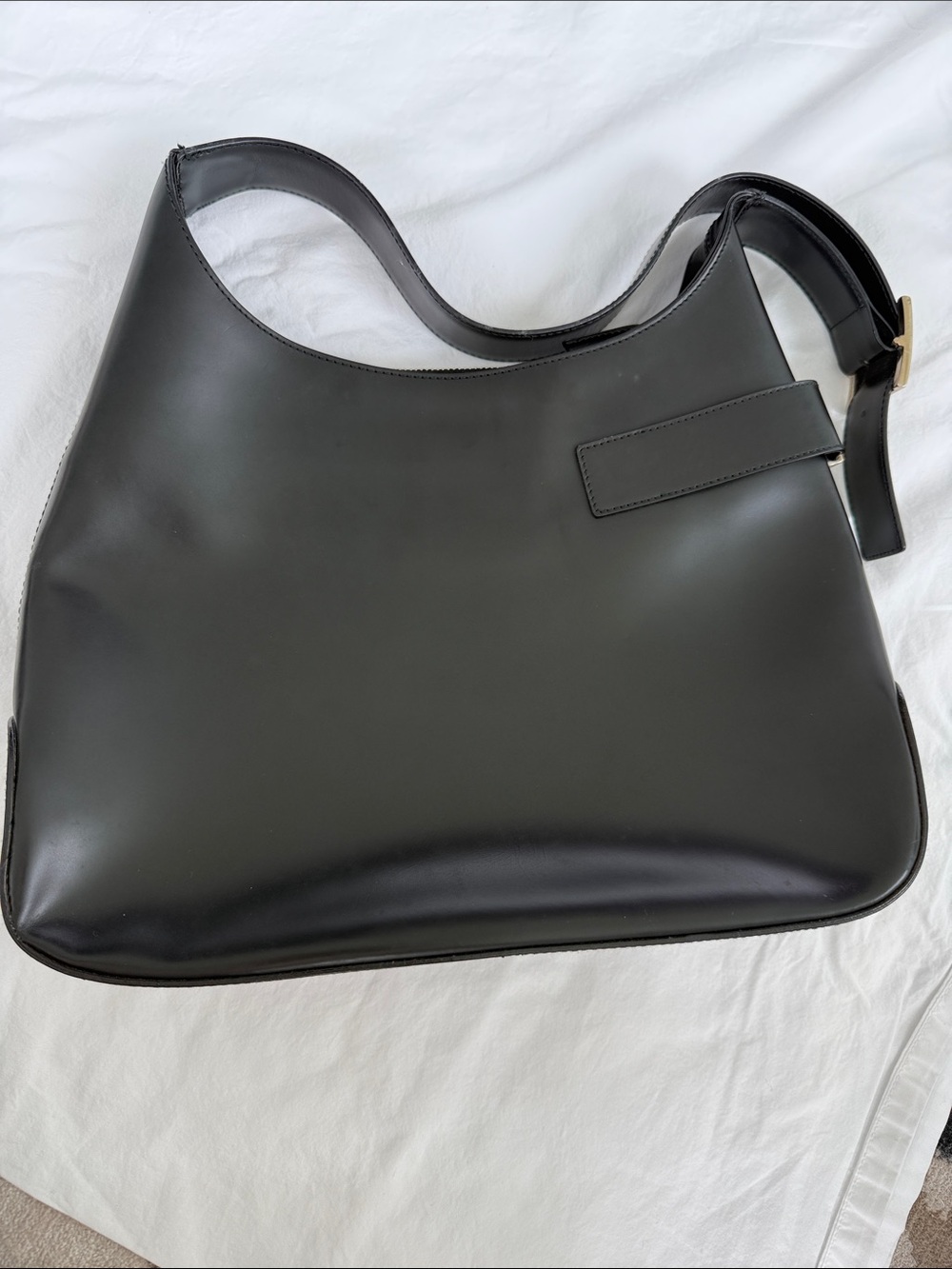 Salvatore Ferragamo Black Leather Shoulder Hobo with Signature Turnlock - Picture 4 of 4